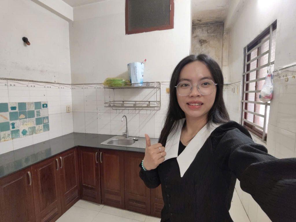 Nhà 2 tầng BTCT ngay trục đường Nguyễn Sơn chỉ 2Đ hơn