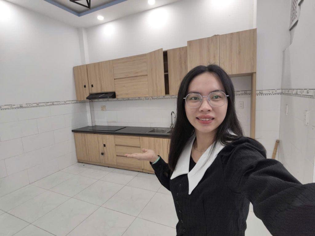 Nhà 3 tầng BTCT sát mặt tiền đường Kênh Tân Hoá, Tân Phú