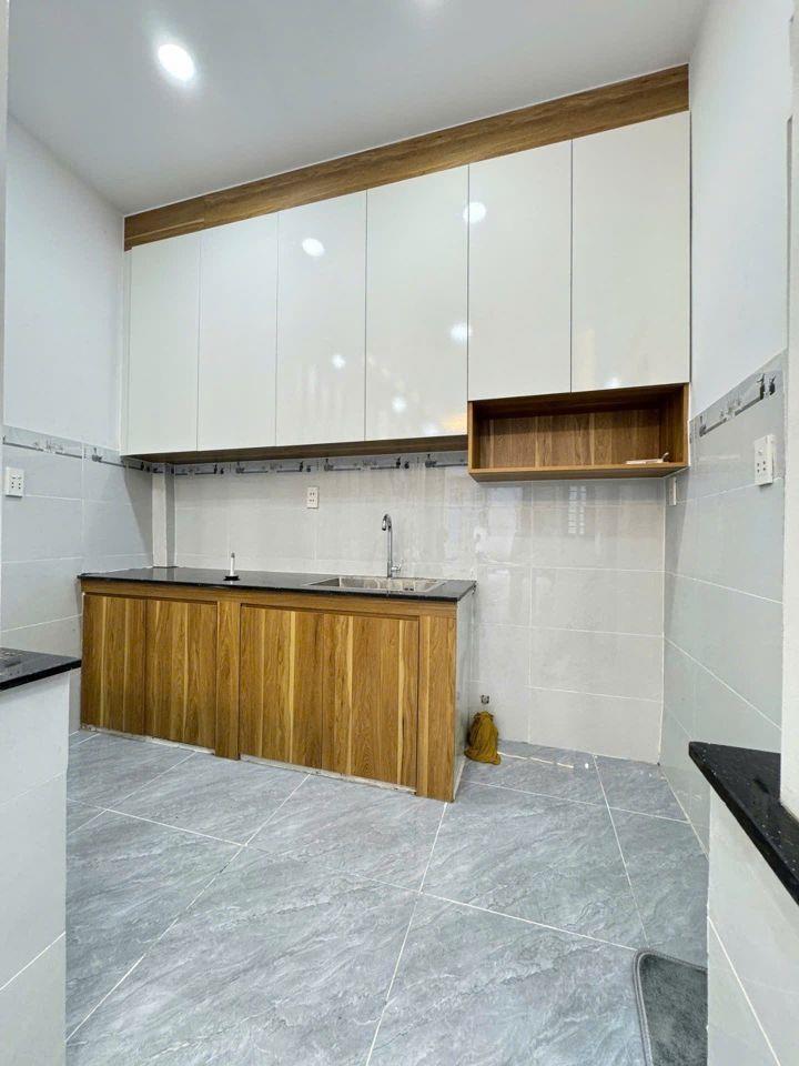 Siêu phẩm nhỉnh 2Đ, nhà 2 tầng mới xinh ngày Hương Lộ 2, ngang lớn 6m