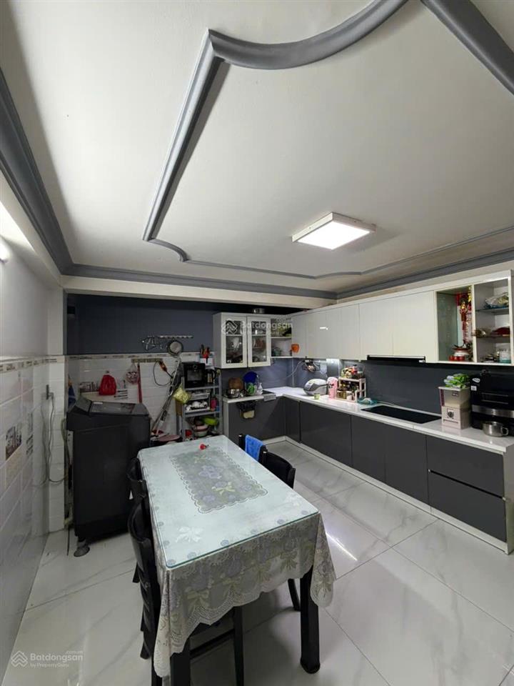 Nhà phố 3 tầng đường hồng bàng trung tâm q6, sổ hồng riêng, xe ô tô vào được giá thương lượng