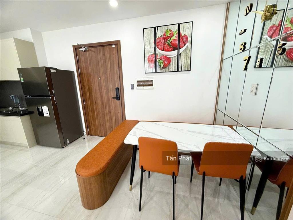 Giá tốt! chính chủ cần bán gấp ch galaxy 9 q4 dt 70m2 2pn 2wc,giá 1 tỷ 920 nội thất đầy đủ, còn tl