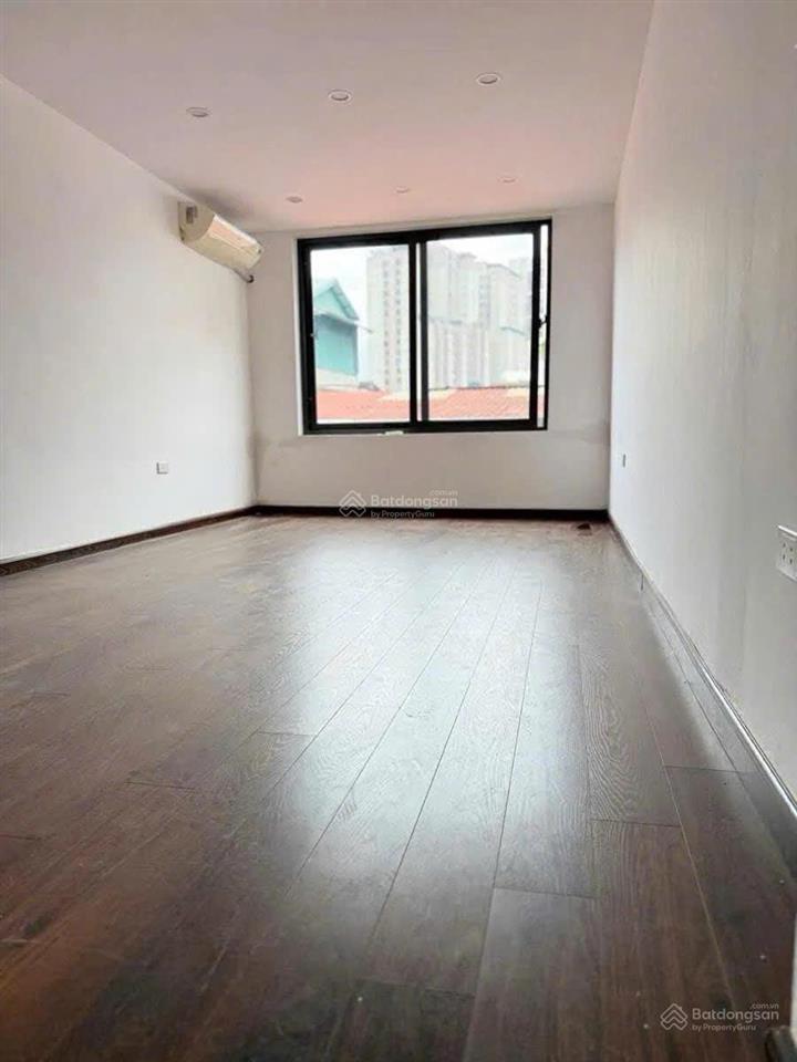 Bán nhà đẹp ở ngay  34m2  20m ra ôtô tránh  sát hồ điều hoà  đường  trường  chợ  trạm đủ cả