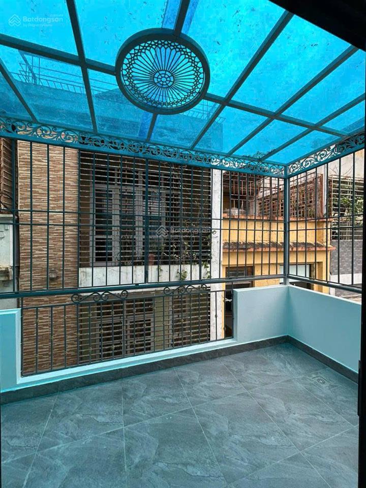 Bán gấp nhà đẹp cầu giấy  phân lô  lô góc  6 tầng thang máy  nhà mới kính kong