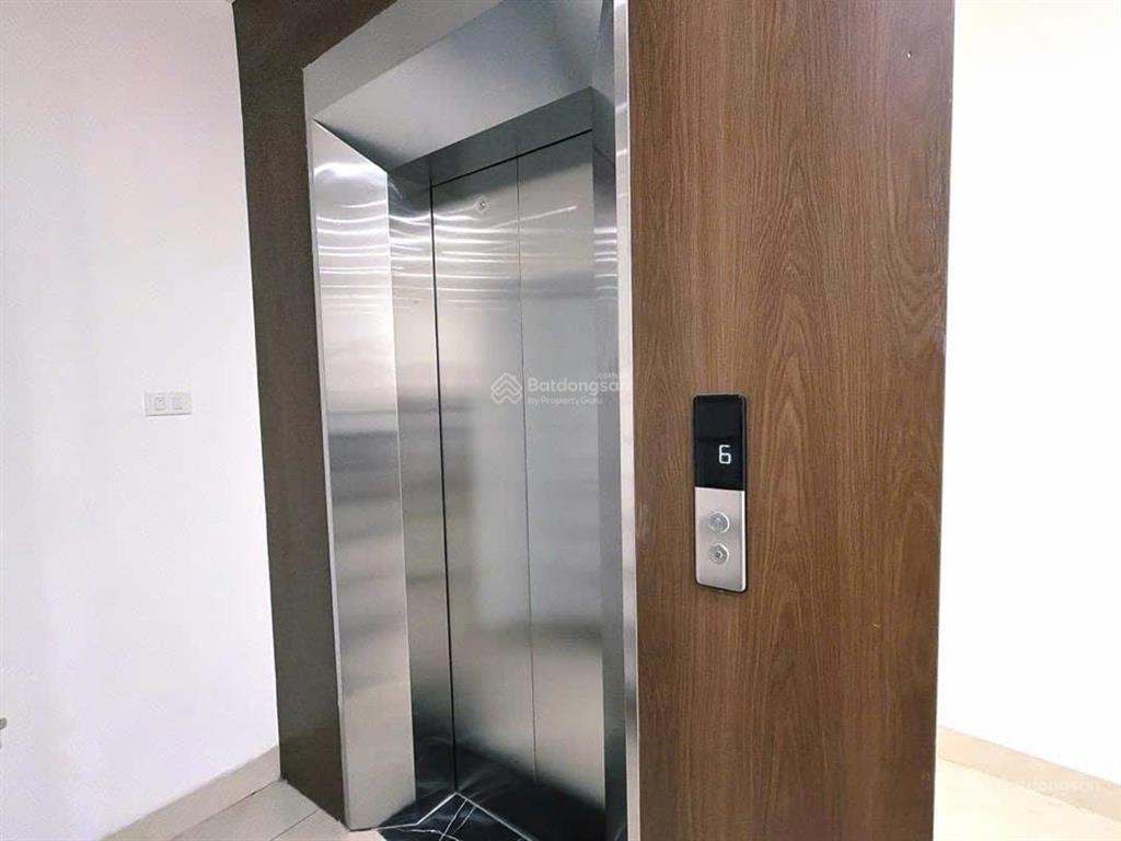 Bán gấp nhà đẹp cầu giấy  phân lô  lô góc  6 tầng thang máy  nhà mới kính kong