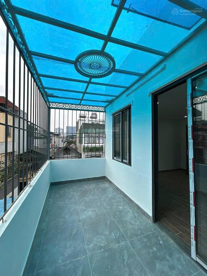 Bán gấp nhà đẹp cầu giấy  phân lô  lô góc  6 tầng thang máy  nhà mới kính kong