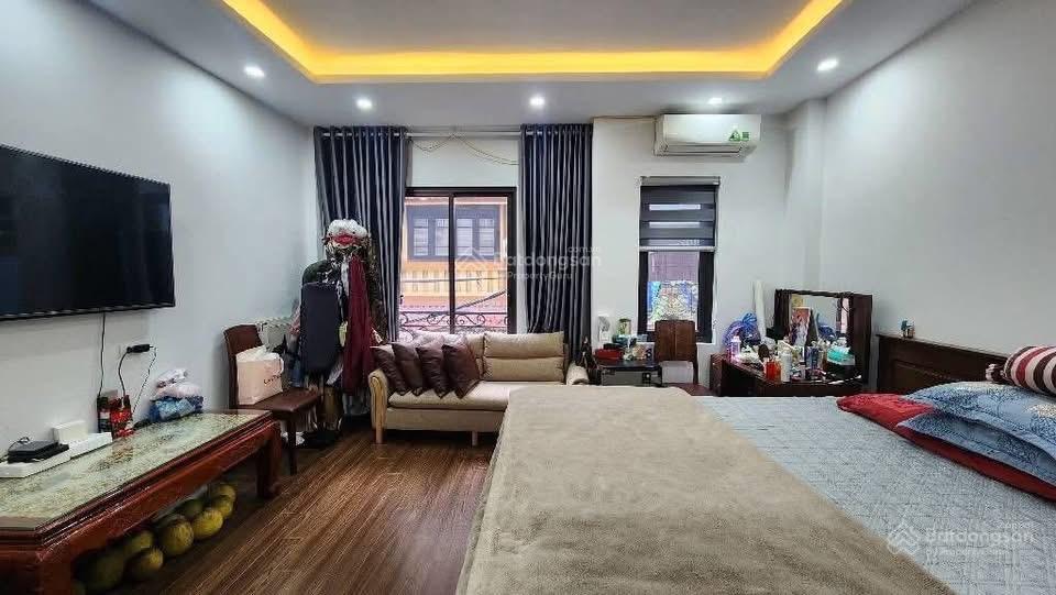 Hxh 1/ nguyễn văn công  ngay sân bay. 4m x 17m  3pn. bán nhanh đi định cư