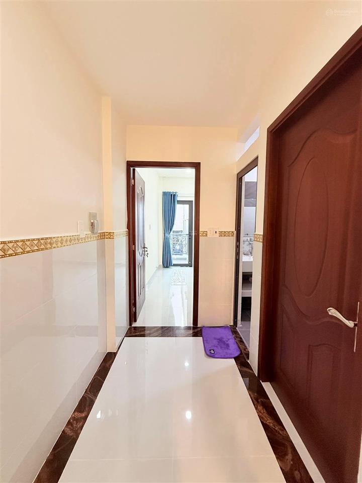 4.3 tỷ
 nhất chi mai p13 tb
 1/ hẻm 3m.  nhà 2 tầng (4*9) 2pnnở hậu 4.5m
 dtcn 37m2
 nguyên