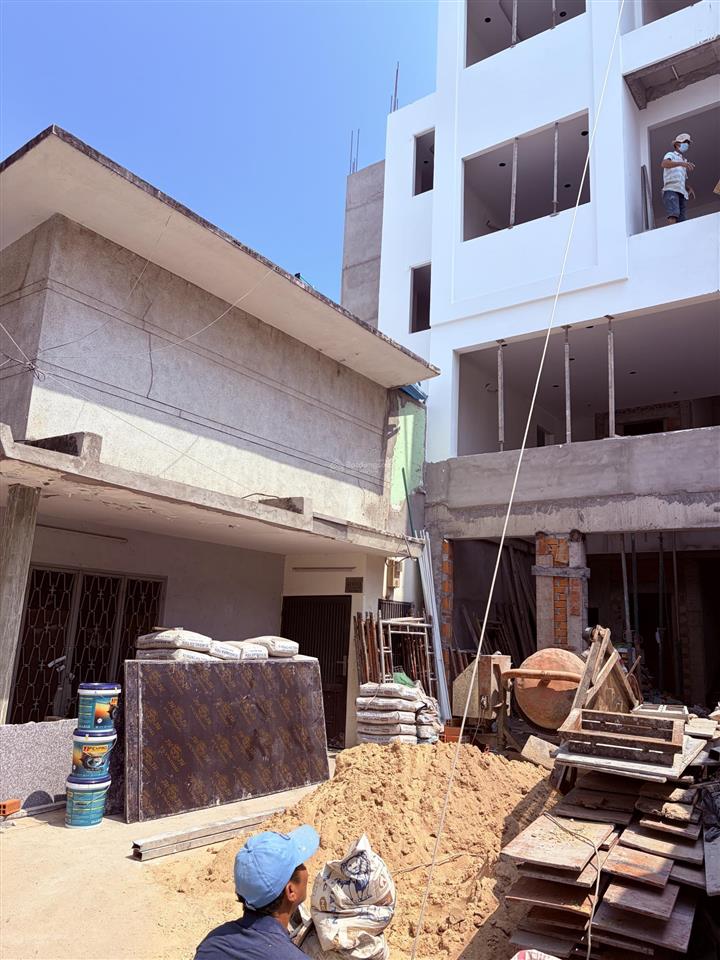 Bán gấp  giáp quận 1  hxh 6m  7m x 20m  xây chdv 6 tầng  sát mặt tiền  sổ hồng riêng