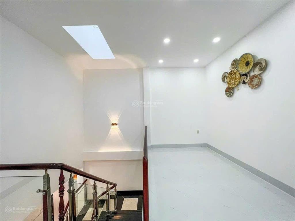Siêu phẩm nhà thiết kế bán nhà đường lê văn tiên, đông chiêu, dĩ an.  ngay 0919 647 ***