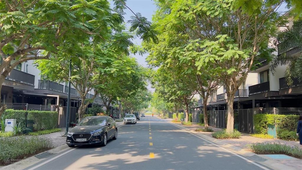 Nhà phố vườn 1 trệt 2 lầu giá hời thị trường 4.7 tỷ  trục đường thông 16m