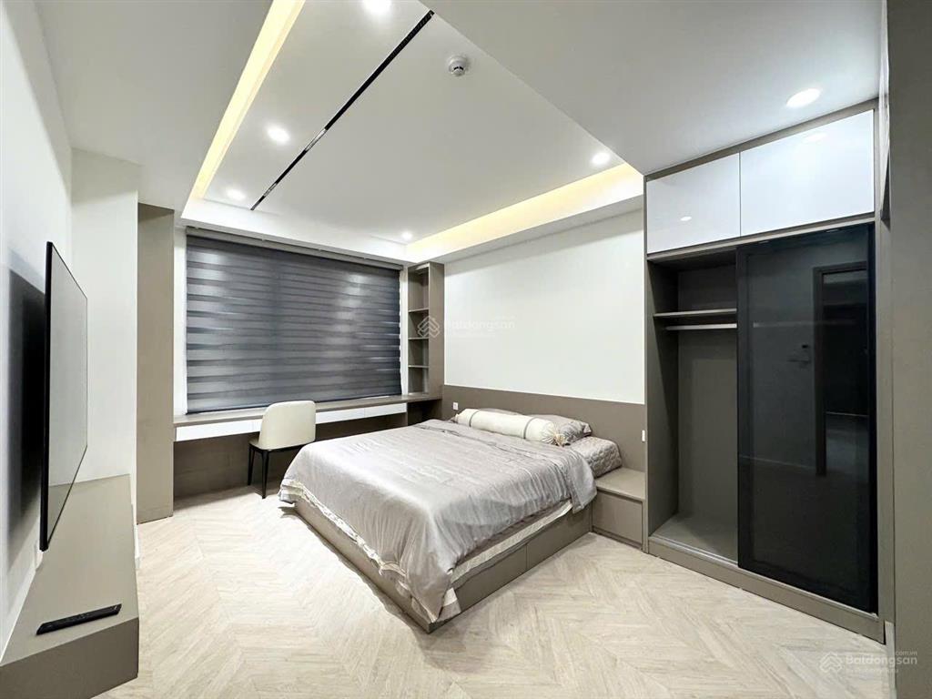 Chính chủ bán antonia 3 phòng ngủ full nội thất cao cấp kèm ô xe riêng bao thuế phí (tl)
