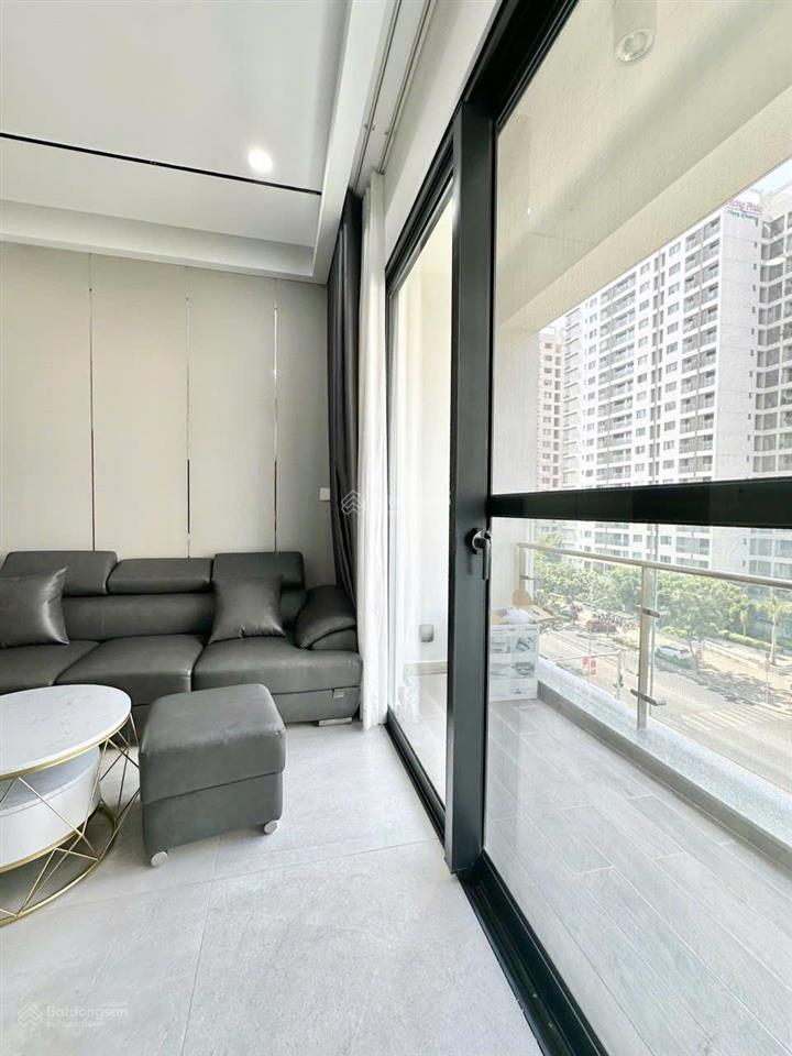 Chính chủ bán antonia 3 phòng ngủ full nội thất cao cấp kèm ô xe riêng bao thuế phí (tl)
