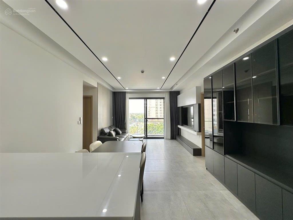 Chính chủ bán antonia 3 phòng ngủ full nội thất cao cấp kèm ô xe riêng bao thuế phí (tl)