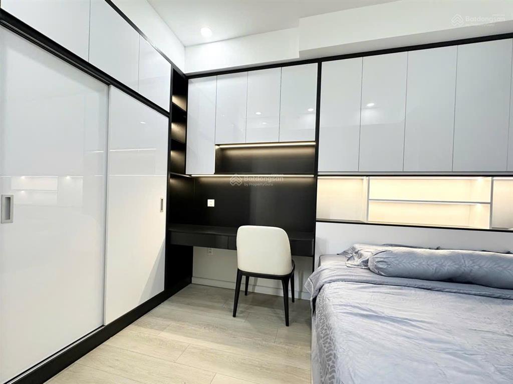 Chính chủ bán antonia 3 phòng ngủ full nội thất cao cấp kèm ô xe riêng bao thuế phí (tl)