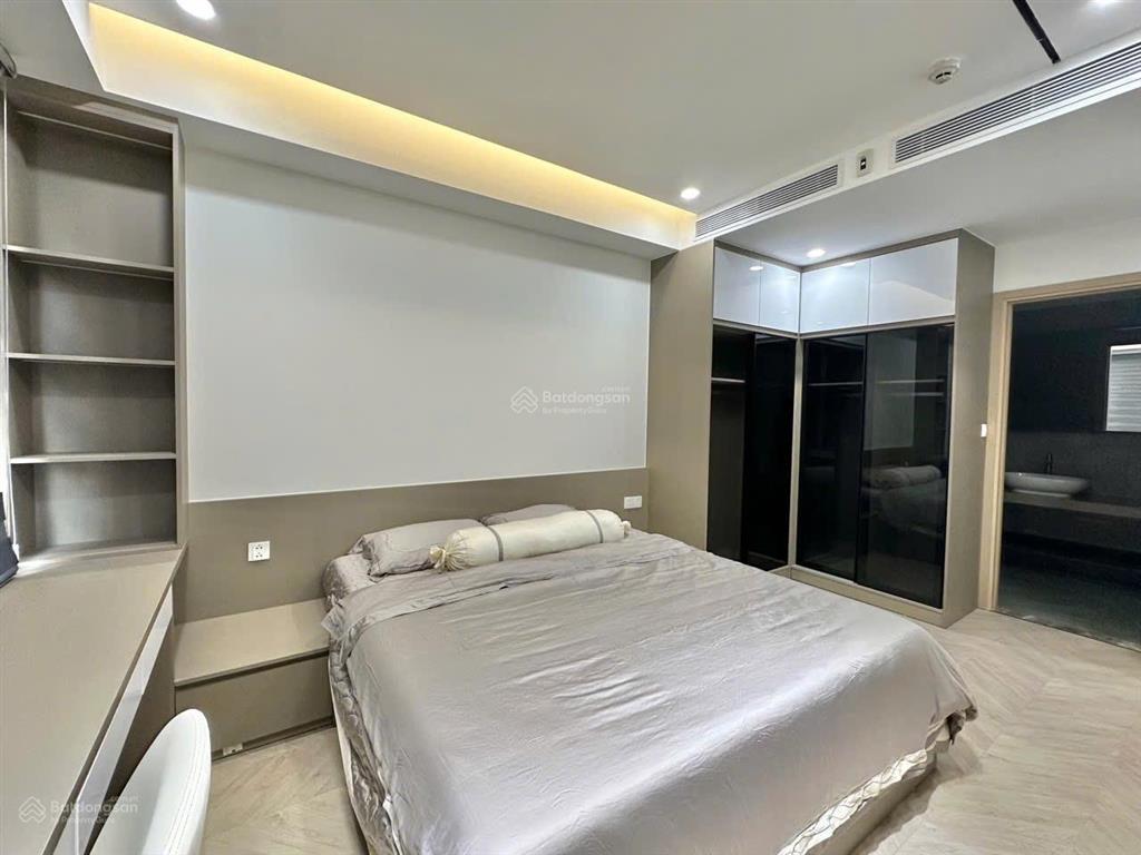 Chính chủ bán antonia 3 phòng ngủ full nội thất cao cấp kèm ô xe riêng bao thuế phí (tl)