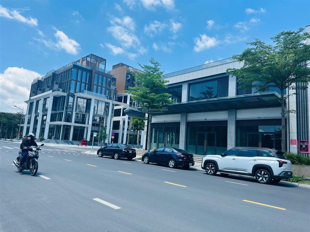 Bán shop cardinal court phú mỹ hưng căn dẹp, sở hữu lâu đài, tặng 1 năm pql, giá thương lượng