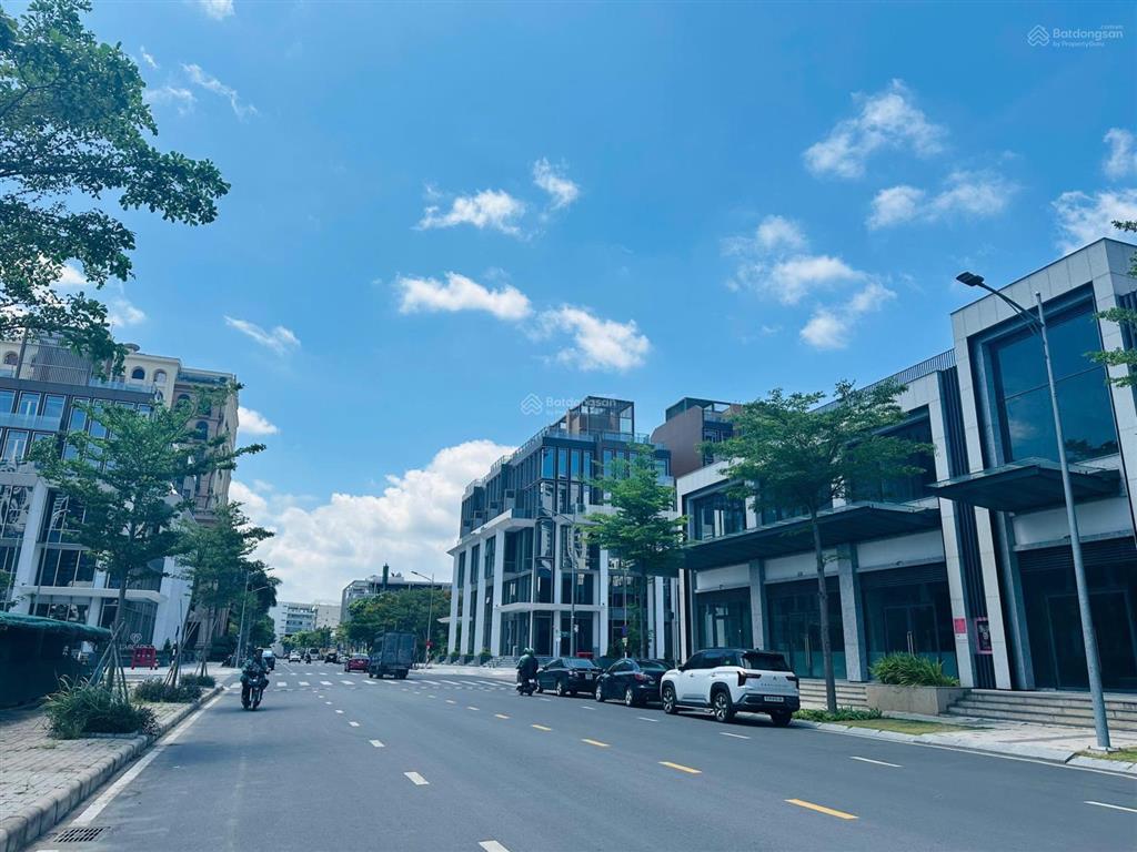 Bán shop cardinal court phú mỹ hưng căn dẹp, sở hữu lâu đài, tặng 1 năm pql, giá thương lượng