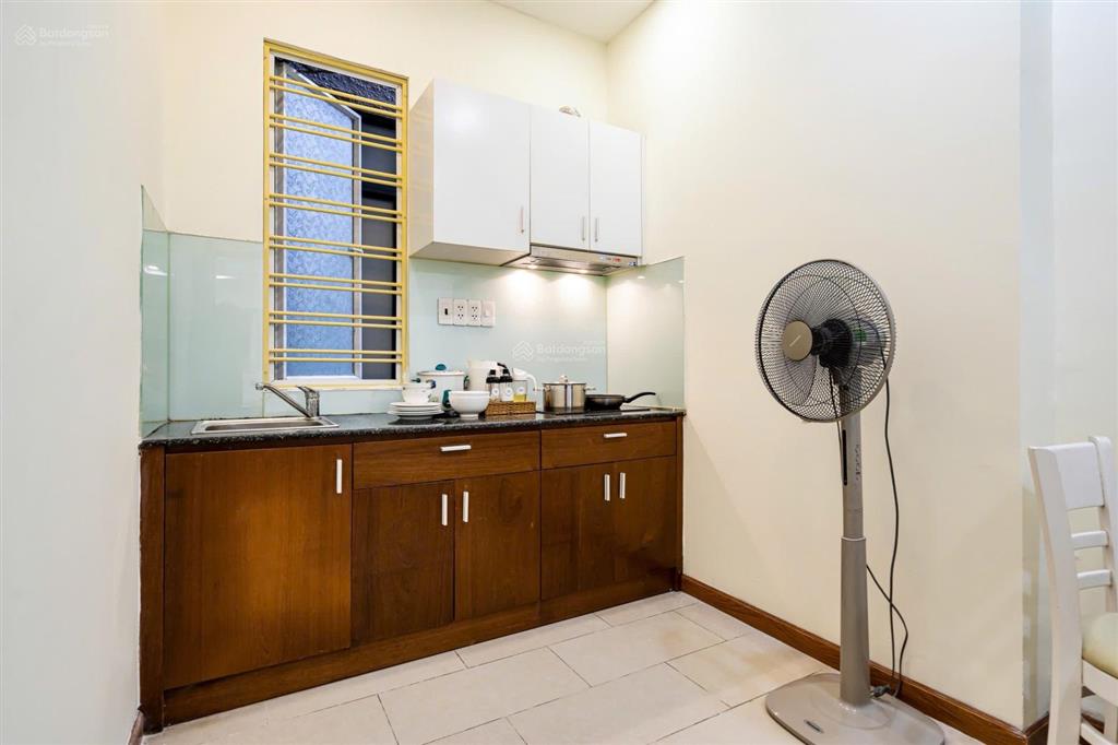 Cho thuê căn hộ 1pn tách bếp riêng thang máy thái văn lung quận 1, gần lê thánh tôn, hai bà trưng