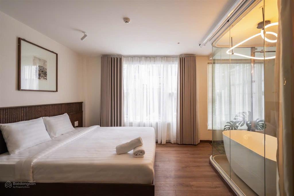 Cho thuê căn hộ 50m2 1pn, cửa sổ lớn, nguyễn trãi quận 1, gần chợ bến thành, công viên 23/9