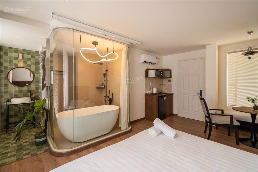Cho thuê căn hộ 50m2 1pn, cửa sổ lớn, nguyễn trãi quận 1, gần chợ bến thành, công viên 23/9