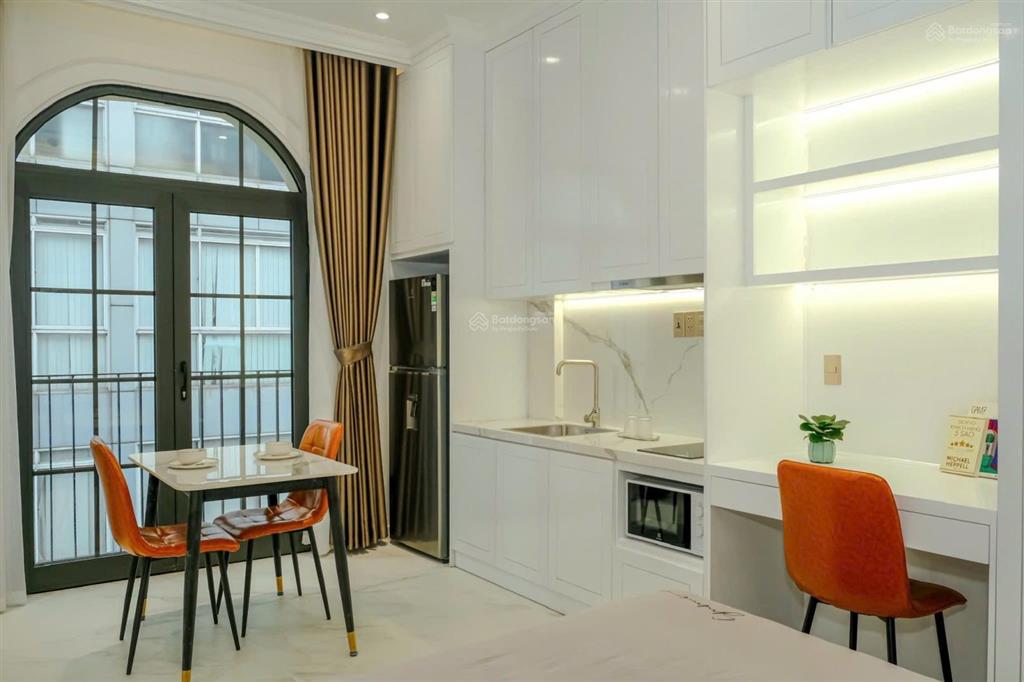 Cho thuê căn hộ 1pn ban công trần hưng đạo quận 1 gần chợ bến thành, đh khoa học tự nhiên