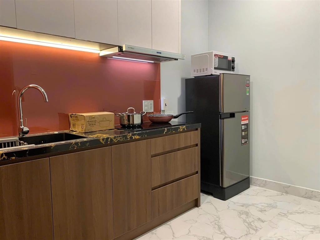 Cho thuê căn hộ 40m2  tách bếp  máy giặt riêng phạm ngũ lão quận 1 gần bùi viện, chợ bến thành