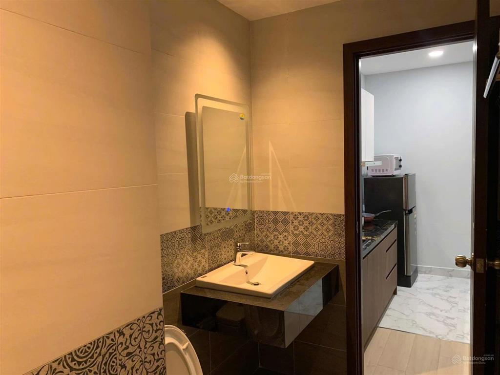 Cho thuê căn hộ 40m2  tách bếp  máy giặt riêng phạm ngũ lão quận 1 gần bùi viện, chợ bến thành