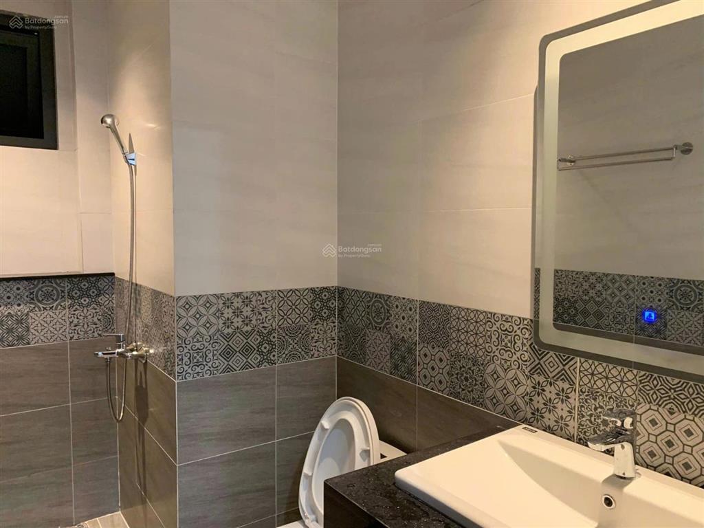 Cho thuê căn hộ 40m2  tách bếp  máy giặt riêng phạm ngũ lão quận 1 gần bùi viện, chợ bến thành