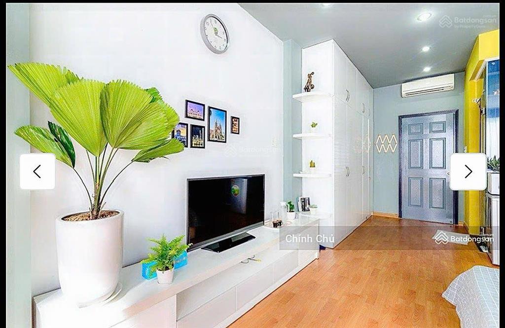 Cho thuê căn hộ 40m2 ban công ký con quận 1 gần chợ bến thành, bùi viện di chuyển nhanh q4,q5