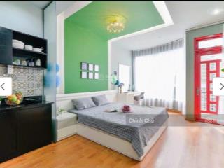 Cho thuê căn hộ 40m2 ban công ký con quận 1 gần chợ bến thành, bùi viện di chuyển nhanh q4,q5