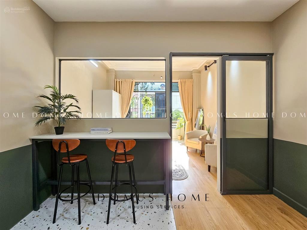 Cho thuê căn hộ 50m2 tách bếp ban công khánh hội quận 4 gần cầu ông lãnh, di chuyển nhanh q1