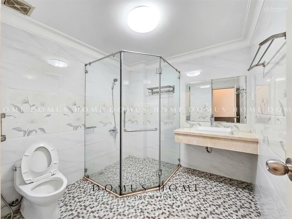 Cho thuê căn hộ 50m2 tách bếp ban công khánh hội quận 4 gần cầu ông lãnh, di chuyển nhanh q1