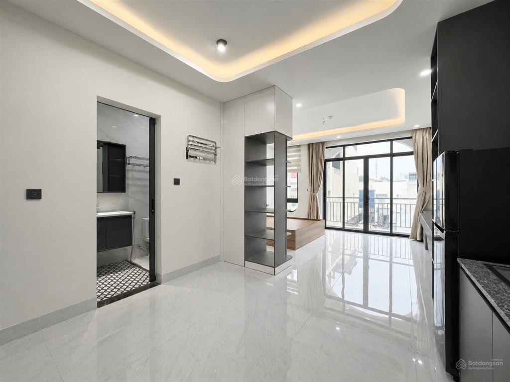 Cho thuê căn hộ có ban công, mới 100% tại nguyễn trãi q5 gần đh sư phạm, đh sài gòn, sát q1