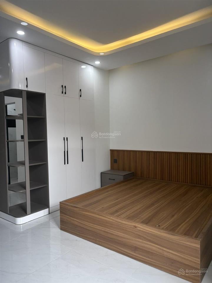 Cho thuê căn hộ có ban công, mới 100% tại nguyễn trãi q5 gần đh sư phạm, đh sài gòn, sát q1