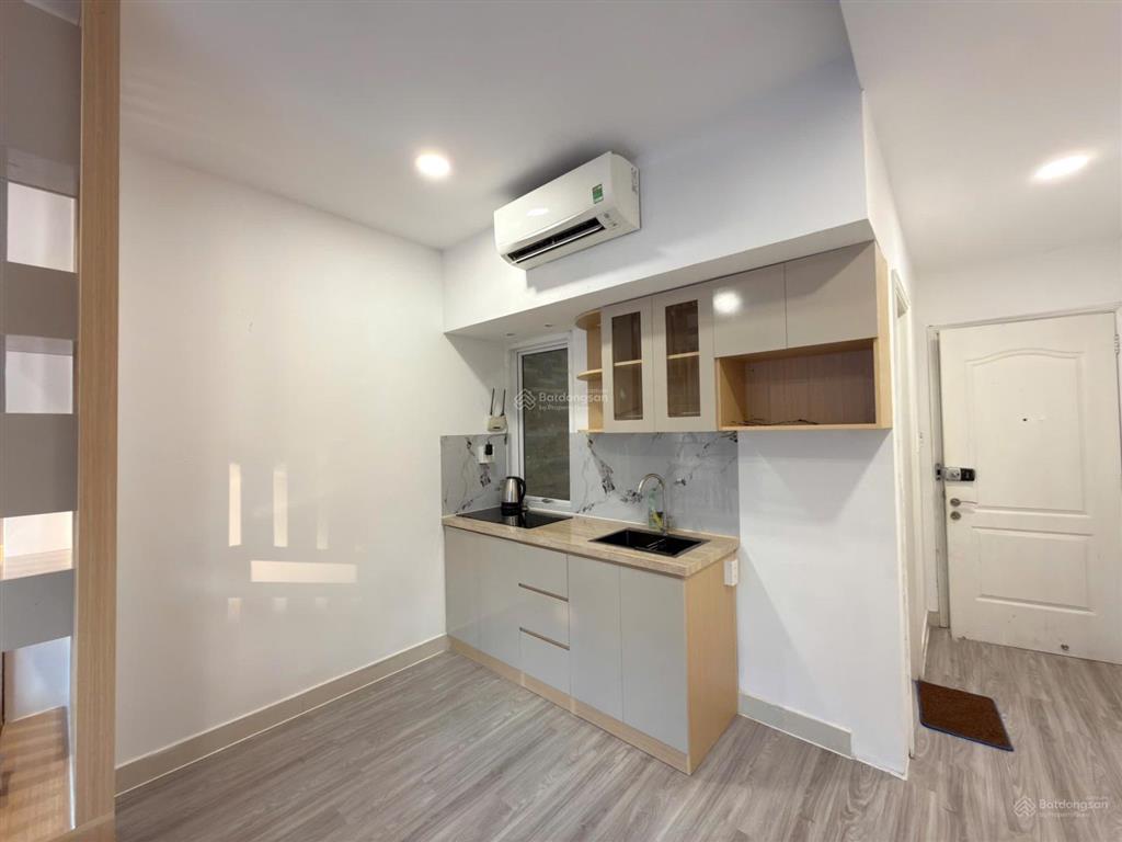 Cho thuê căn hộ 1pn 40m2 trần đình xu, q1  sát phố tây bùi viện | ban công, full nội thất