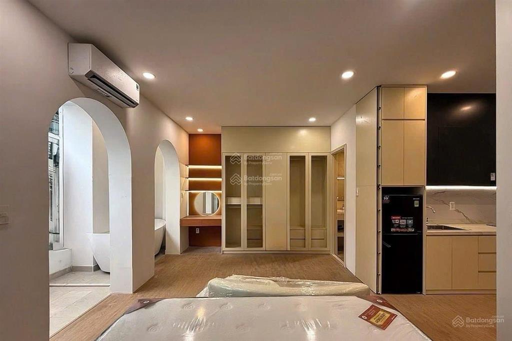 Cho thuê căn hộ 1pn  mới 100%  ban công  đường 3 tháng 2 quận 10, gần cầu vượt nguyễn tri phương