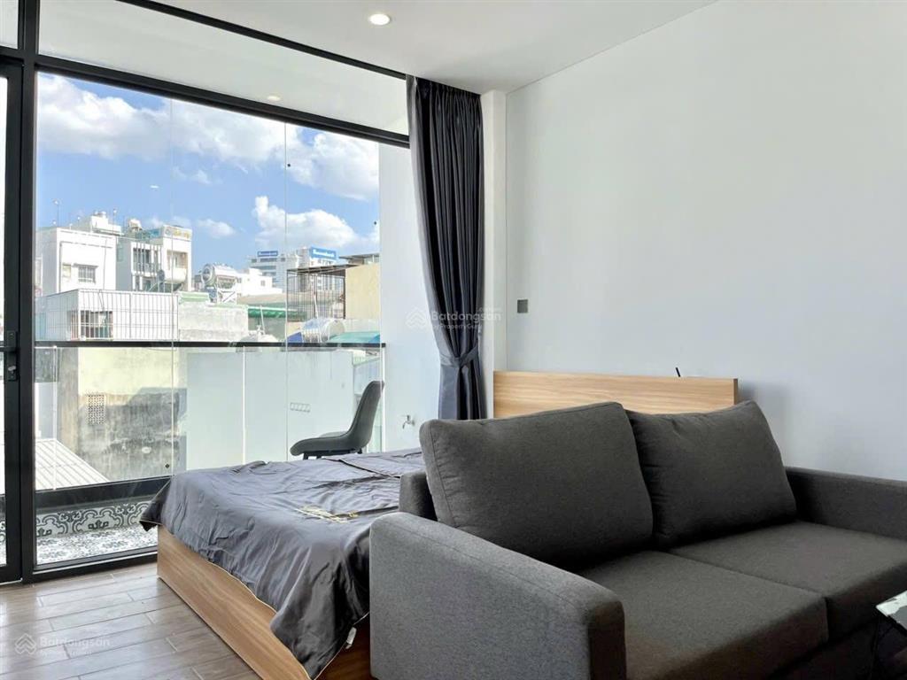 Cho thuê căn hộ 1pn 40m2 ban công thoáng mát  mặt tiền hai bà trưng, quận 1, gần ngay chợ tân định