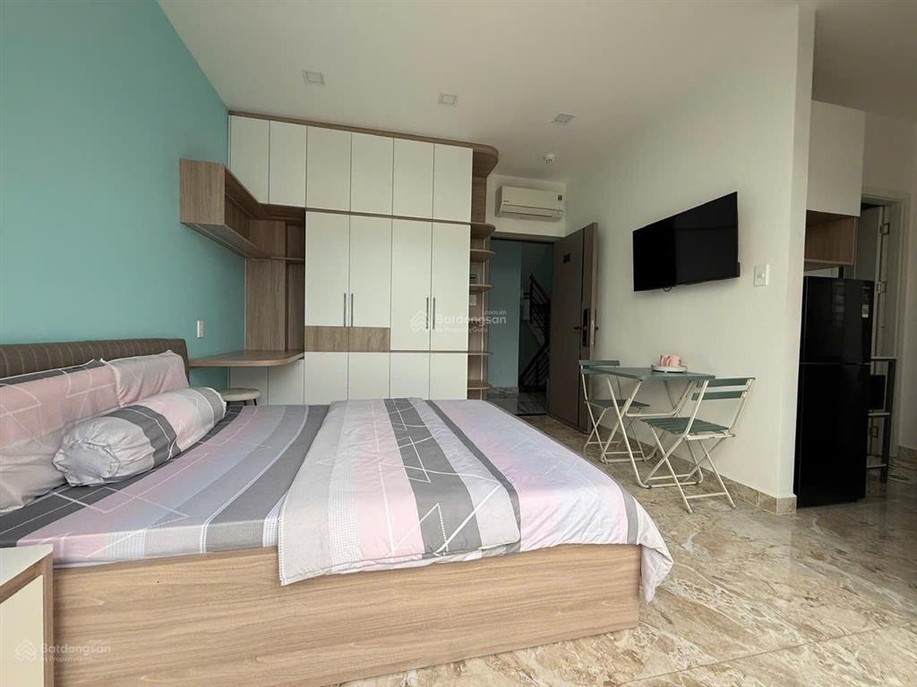Cho thuê căn hộ 1pn 40m2 mới 100% tách bếp  mặt tiền lê văn sỹ quận 3, gần sát chợ nguyễn văn trỗi