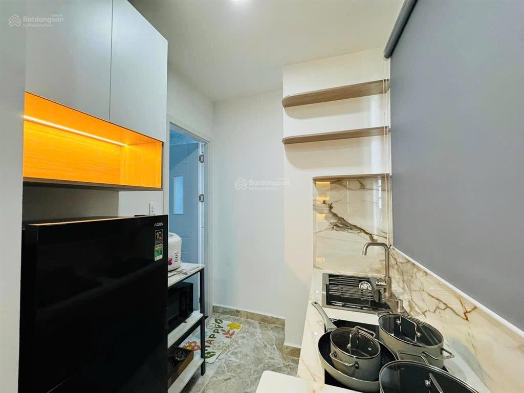 Cho thuê căn hộ 1pn 40m2 mới 100% tách bếp  mặt tiền lê văn sỹ quận 3, gần sát chợ nguyễn văn trỗi