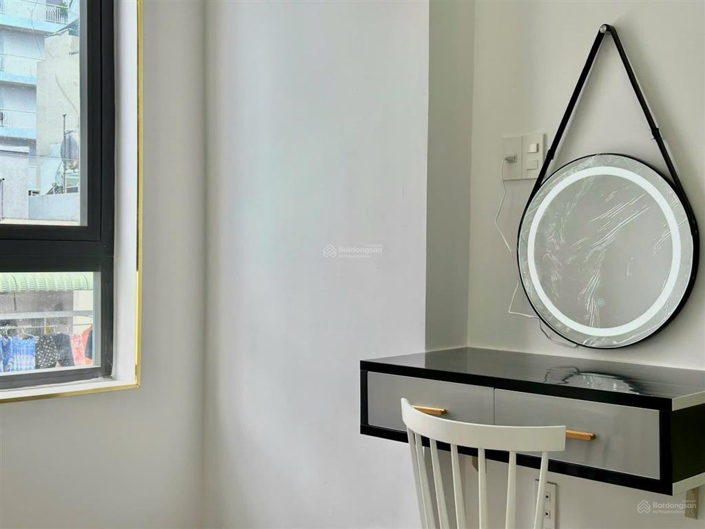 Cho thuê căn hộ 1pn 40m2 mới 100% tách bếp  đường trần quang diệu, q3, ngay cầu trần quang diệu