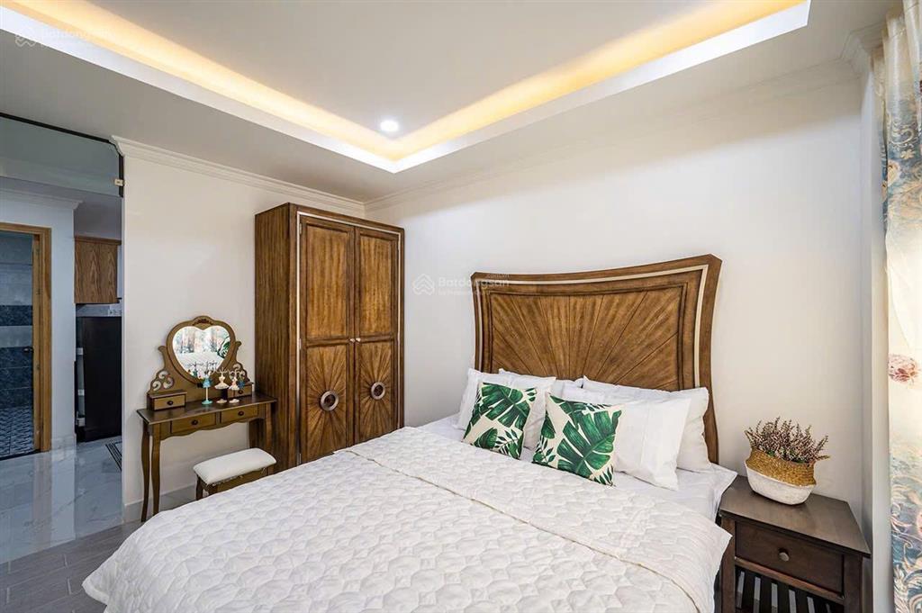 Cho thuê căn hộ 1pn 40m2 ban công thoáng mát  đường đề thám, quận 1, gần ngay đh văn lang
