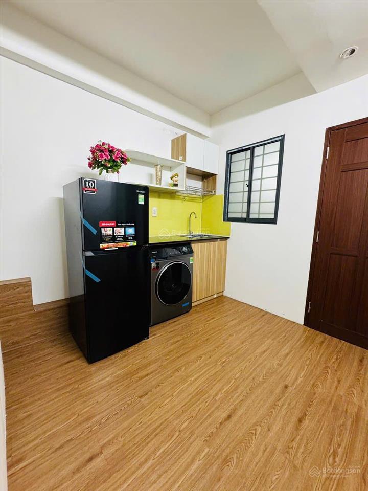 Cho thuê căn hộ 1pn mới 100% sân rộng tách bếp  đường trần quang diệu quận 3, gần bờ kè, lê văn sỹ