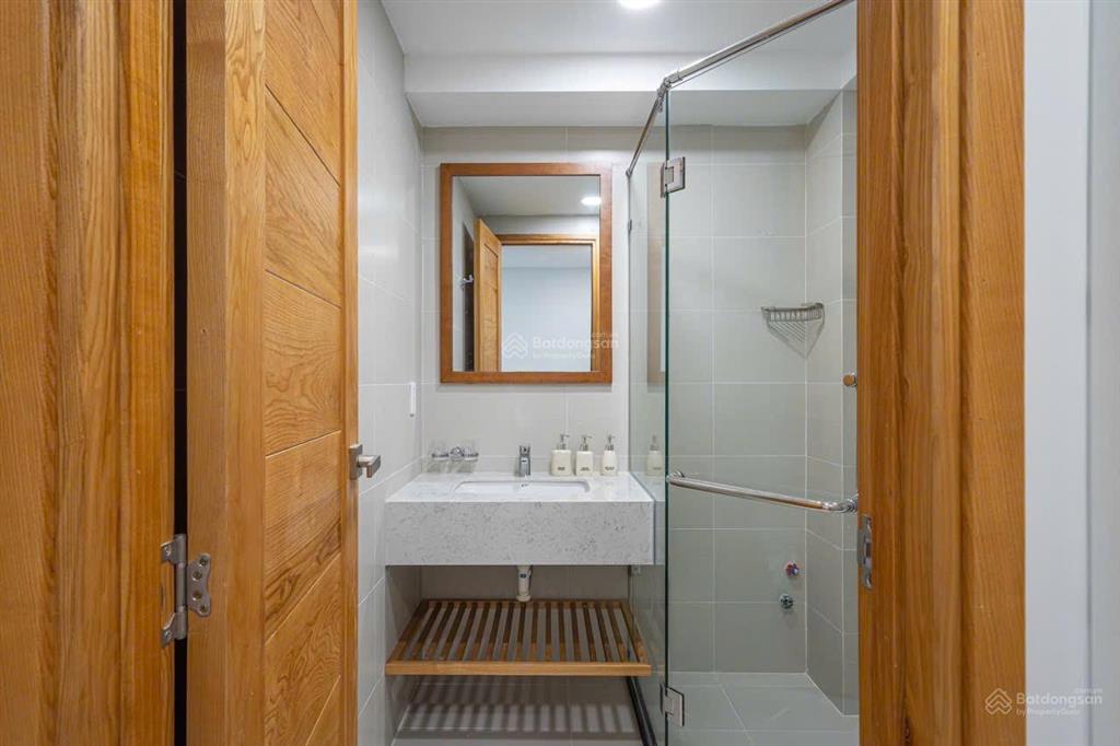 Cho thuê căn hộ 45m2 tách bếp mới 100%  trần đình xu q1, gần bùi viện, võ văn kiệt, đh sài gòn