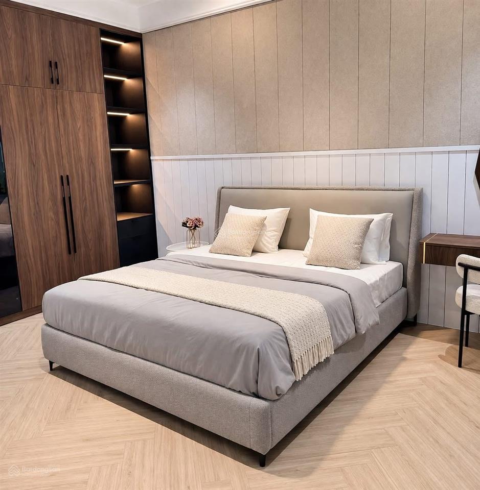 Bán nhà ngô thì nhậm hà đông, phân lô, gara ô tô, kinh doanh sầm uất dt 80x6 giá 14 tỷ.