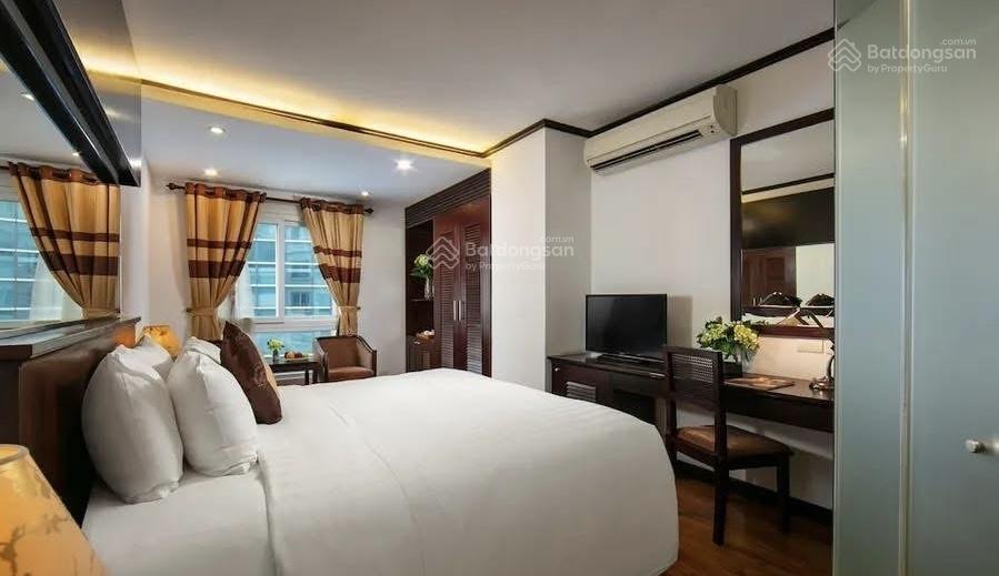 Bán khách sạn ba đình 206m2, 12 tầng view hồ trúc bạch dòng tiền 5.5 tỷ/năm  sky bar cực đẹp