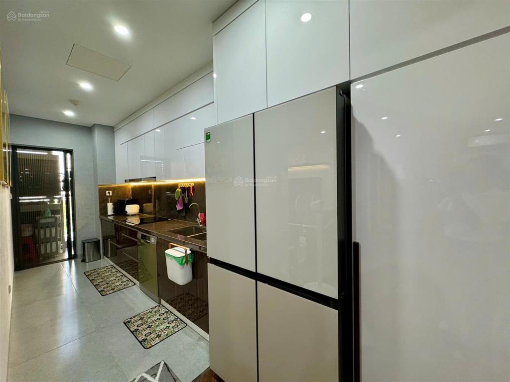 Chính chủ cắt lỗ căn hộ 3 ngủ 96m²  8.5 tỷ  view pháo hoa, tại the sun mễ trì. sẵn slot ô tô