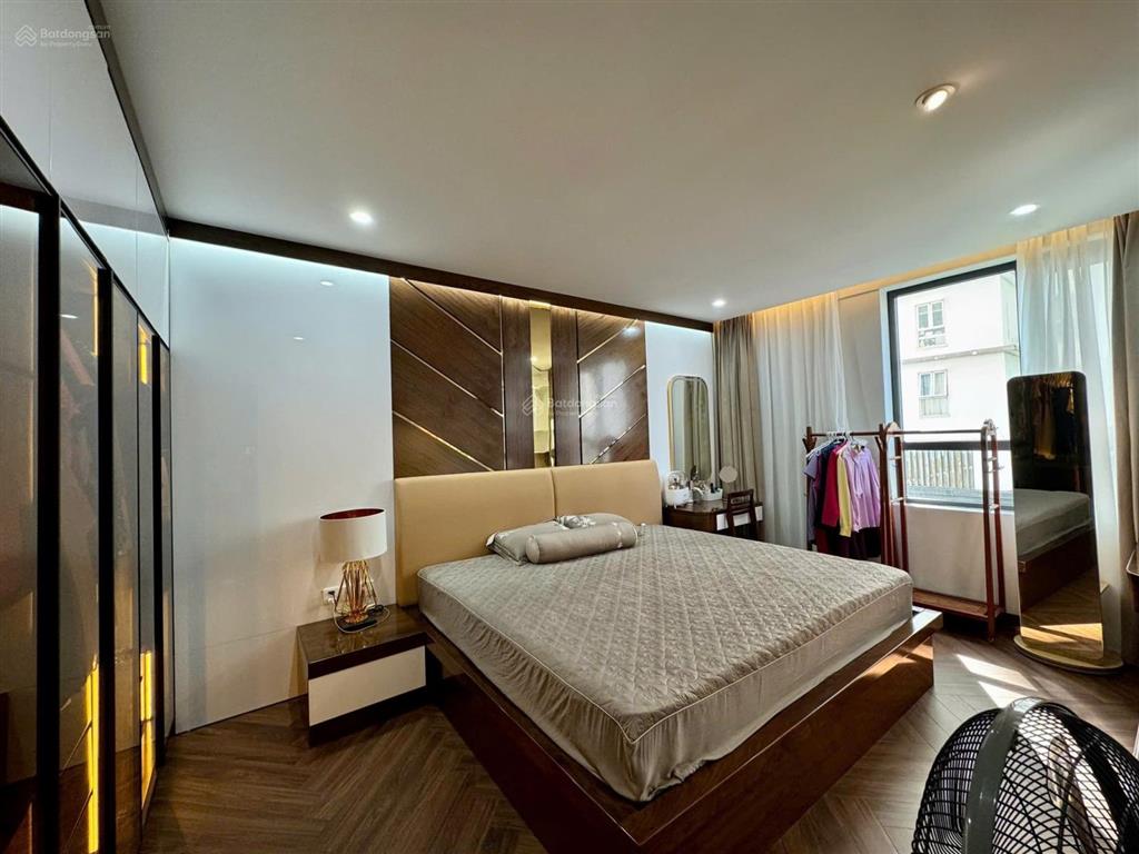 Chính chủ cắt lỗ căn hộ 3 ngủ 96m²  8.5 tỷ  view pháo hoa, tại the sun mễ trì. sẵn slot ô tô