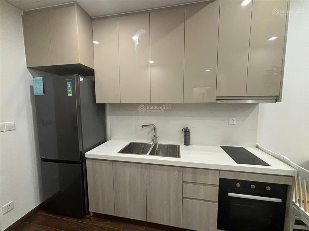 Mới chính chủ bán gấp ch 2 ngủ 90m²  7.2 tỷ  view thoáng, tầng trung, tại golden palace mễ trì