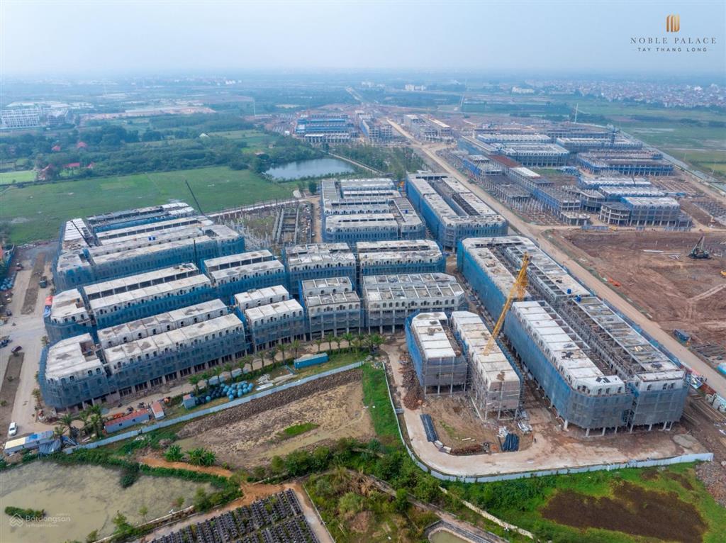 Shophouse 75m2 đường nối hoàng quốc việt kéo dài, đối diện bể bơi, view đẹp thoáng.