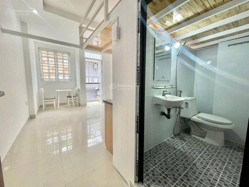 Nhỉnh 5x  duplex ban công siêu thoáng  nằm trung tâm q10